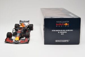 Aston Martin Red Bull Racing RB15 #33 M. Verstappen F1 2019 Minichamps 1:18 110190033 Métal Moulé — image 6 sur 7