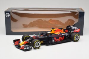 Aston Martin Red Bull Racing RB16 #33 M. Verstappen Abu Dhabi GP Winner 2020 Minichamps 1:18 110201733 Métal Moulé — image 7 sur 7