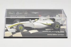 Brawn GP Mercedes BGP001 #22 J. Button Showcar 2009 Minichamps 1:43 400090092 Métal Moulé — image 5 sur 5