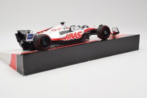 Haas VF-22 #20 K. Magnussen Pole Position Brazil GP 2022 Minichamps 1:18 147222120 Métal Moulé — image 3 sur 7