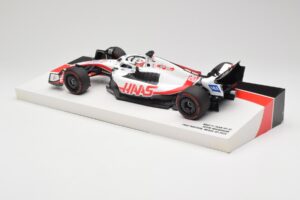 Haas VF-22 #20 K. Magnussen Pole Position Brazil GP 2022 Minichamps 1:18 147222120 Métal Moulé — image 5 sur 7