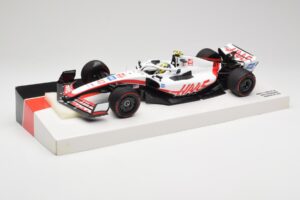 Haas VF-22 #47 M. Schumacher Bahrain GP 2022 Minichamps 1:18 147220147 Métal Moulé — image 2 sur 7