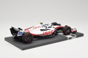 Haas VF-22 #47 M. Schumacher British GP 2022 Minichamps 1:18 117221047 Résine — image 3 sur 7