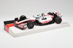 Haas VF-22 #47 M. Schumacher British GP Points 2022 Minichamps 1:18 147221047 Métal Moulé — image 2 sur 6