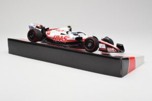 Haas VF-22 #47 M. Schumacher British GP Points 2022 Minichamps 1:18 147221047 Métal Moulé — image 4 sur 6