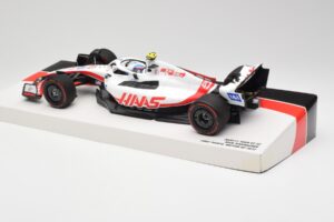 Haas VF-22 #47 M. Schumacher British GP Points 2022 Minichamps 1:18 147221047 Métal Moulé — image 5 sur 6