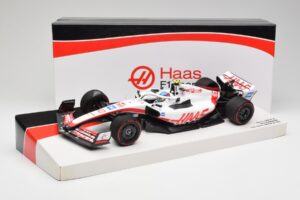 Haas VF-22 #47 M. Schumacher British GP Points 2022 Minichamps 1:18 147221047 Métal Moulé — image 6 sur 6