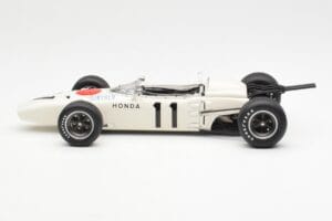 Honda RA272 #11 R. Ginther Mexican Grand Prix 1965 AUTOart 1:18 86597 Métal Moulé — image 4 sur 8