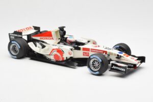 Honda Racing Team RA106 #12 J. Button F1 2006 Minichamps 1:18 100060012 Métal Moulé — image 4 sur 6
