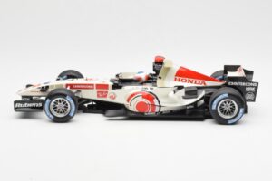 Honda Racing Team RA106 #11 R. Barrichello F1 2006 Minichamps 1:18 100060011 Métal Moulé — image 3 sur 6