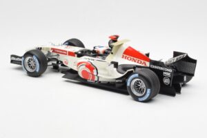 Honda Racing Team RA106 #11 R. Barrichello F1 2006 Minichamps 1:18 100060011 Métal Moulé — image 5 sur 6