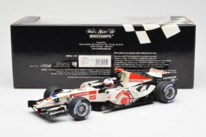 Honda Racing Team RA106 #11 R. Barrichello F1 2006 Minichamps 1:18 100060011 Métal Moulé — image 6 sur 6