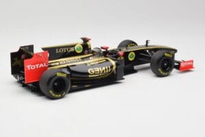 Lotus Renault GP R31 #10 B. Senna F1 2011 Minichamps 1:18 150110079-C1 Métal Moulé — image 2 sur 7