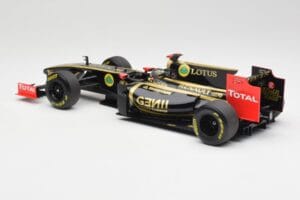 Lotus Renault GP R31 #10 B. Senna F1 2011 Minichamps 1:18 150110079-C1 Métal Moulé — image 5 sur 7