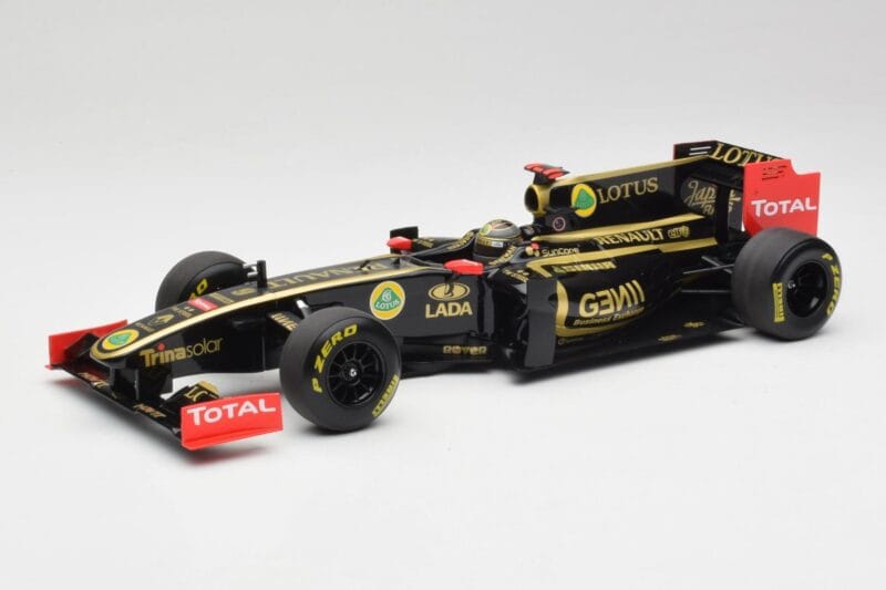 Lotus Renault GP R31 #10 B. Senna F1 2011 Minichamps 1:18 150110079-C1 Métal Moulé