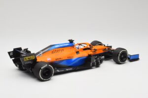 McLaren MCL35M #3 D. Ricciardo Italian GP Winner 2021 Minichamps 1:18 530213303 Résine — image 2 sur 7