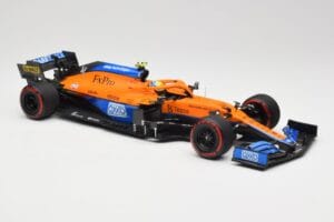 McLaren MCL35M #4 L. Norris Pole Position Russian GP 2021 Minichamps 1:18 530213404 Métal Moulé — image 4 sur 7