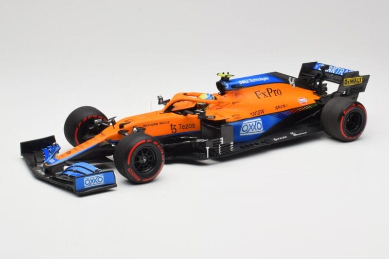 McLaren MCL35M #4 L. Norris Pole Position Russian GP 2021 Minichamps 1:18 530213404 Métal Moulé