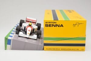 McLaren Ford MP4/8 #8 A. Senna Winner Australian GP 1993 Minichamps 1:18 543933838 Métal Moulé — image 6 sur 7