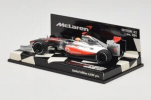 McLaren Mercedes MP4-24 #1 L. Hamilton Showcar 2009 Minichamps 1:43 530094371 Métal Moulé — image 3 sur 5