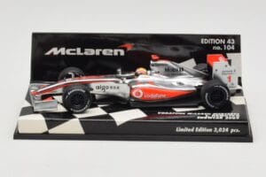 McLaren Mercedes MP4-24 #1 L. Hamilton Showcar 2009 Minichamps 1:43 530094371 Métal Moulé