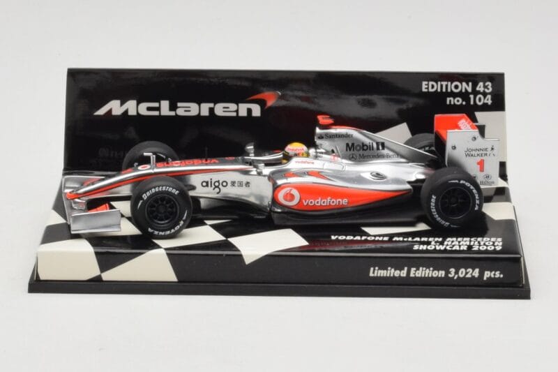 McLaren Mercedes MP4-24 #1 L. Hamilton Showcar 2009 Minichamps 1:43 530094371 Métal Moulé