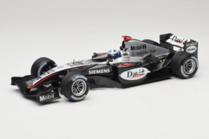 McLaren MP4/19 Mercedes D. Coulthard F1 2004 Minichamps 1:18 530041805 Métal Moulé