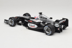 McLaren MP4/19 Mercedes K. Raikkonen F1 2004 Minichamps 1:18 530041806 Métal Moulé — image 5 sur 7