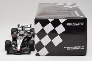 McLaren MP4/19 Mercedes K. Raikkonen F1 2004 Minichamps 1:18 530041806 Métal Moulé — image 6 sur 7