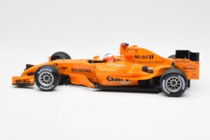 McLaren MP4-20 Mercedes G. Paffett Interim Test Car 2006 Minichamps 1:18 530061895 Métal Moulé — image 3 sur 6