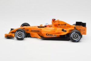 McLaren Mercedes MP4-20 G. Paffett F1 Test Car 2006 Minichamps 1:18 B66962342 Métal Moulé — image 3 sur 6