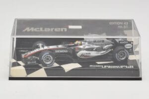 McLaren Mercedes MP4-20 #10 J-P. Montoya Race Car 2005 Minichamps 1:43 530054310 Métal Moulé — image 5 sur 5