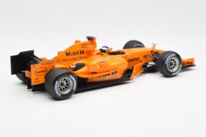 McLaren MP4-20 Mercedes P. de la Rosa Interim Test Car 2006 Minichamps 1:18 530061894 Métal Moulé — image 2 sur 6