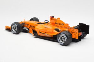 McLaren MP4-20 Mercedes P. de la Rosa Interim Test Car 2006 Minichamps 1:18 530061894 Métal Moulé — image 5 sur 6