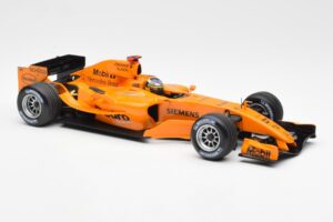 McLaren Mercedes MP4-20 P. de la Rosa F1 Test Car 2005 Minichamps 1:18 B66962343 Métal Moulé — image 4 sur 6