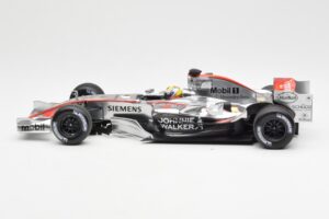 McLaren Mercedes MP4-21 #4 J.P. Montoya F1 2006 Minichamps 1:18 530061804 Métal Moulé — image 3 sur 6