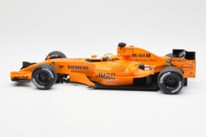 McLaren MP4-21 Mercedes #4 J.P. Montoya Interim Livery 2006 Minichamps 1:18 530061874 Métal Moulé — image 3 sur 6