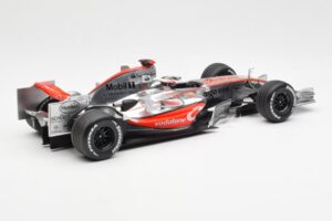 McLaren MP4-21 Mercedes #4 J-P. Montoya Showcar 2006 Minichamps 1:18 MONTOYA002 Métal Moulé — image 2 sur 6