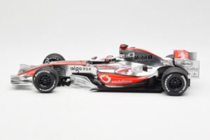 McLaren MP4-21 Mercedes #4 J-P. Montoya Showcar 2006 Minichamps 1:18 MONTOYA002 Métal Moulé — image 3 sur 6