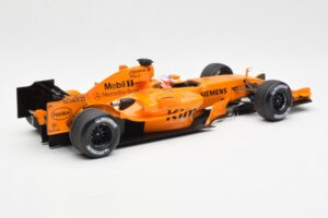 McLaren MP4-21 Mercedes #3 K. Raikkonen Interim Livery 2006 Minichamps 1:18 530061873 Métal Moulé — image 2 sur 6