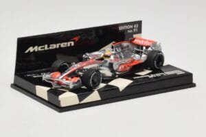 McLaren Mercedes MP4-23 #22 L. Hamilton Race Car 2008 Minichamps 1:43 530084322 Métal Moulé — image 2 sur 5