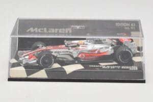 McLaren Mercedes MP4-23 #22 L. Hamilton Race Car 2008 Minichamps 1:43 530084322 Métal Moulé — image 5 sur 5