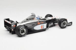 McLaren MP4/13 #8 M. Hakkinen F1 World Champion 1998 Minichamps 1:18 18690008 Métal Moulé — image 2 sur 7
