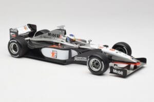 McLaren MP4/13 #8 M. Hakkinen F1 World Champion 1998 Minichamps 1:18 18690008 Métal Moulé — image 4 sur 7