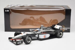 McLaren MP4/13 #8 M. Hakkinen F1 World Champion 1998 Minichamps 1:18 18690008 Métal Moulé — image 6 sur 7