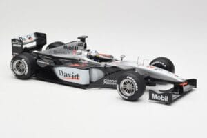 McLaren MP4-15 #2 D. Coulthard F1 2000 Hot Wheels 1:18 26740 Métal Moulé — image 4 sur 6