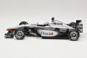 McLaren MP4-16 Mercedes #3 D. Coulthard F1 2001 Hot Wheels 1:18 50199 Métal Moulé — image 3 sur 6