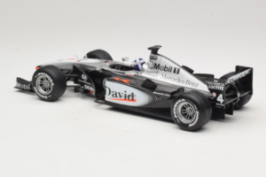McLaren MP4-16 Mercedes #3 D. Coulthard F1 2001 Hot Wheels 1:18 50199 Métal Moulé — image 5 sur 6