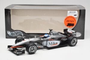 McLaren MP4-16 #4 M. Häkkinen F1 2001 Hot Wheels 1:18 50198 Métal Moulé — image 6 sur 6