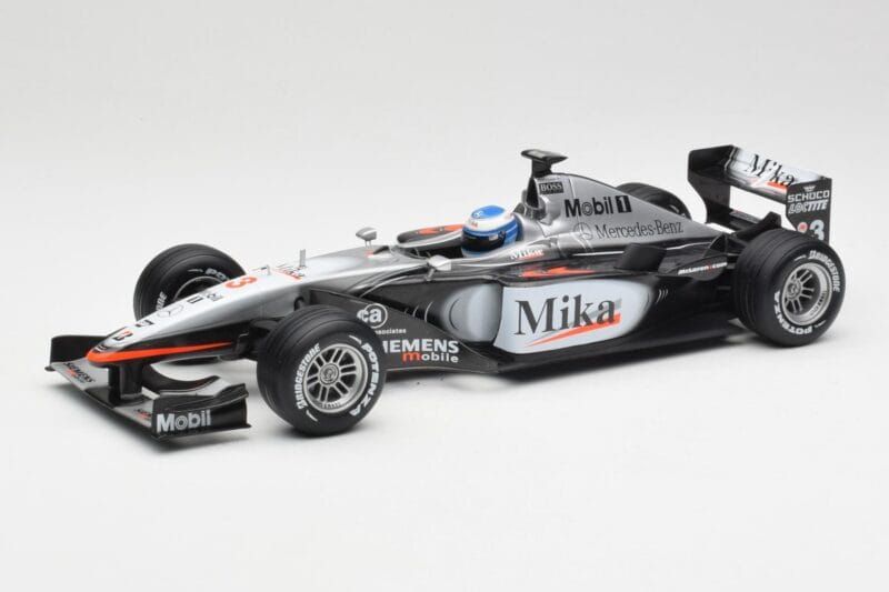 McLaren MP4-16 #4 M. Häkkinen F1 2001 Hot Wheels 1:18 50198 Métal Moulé